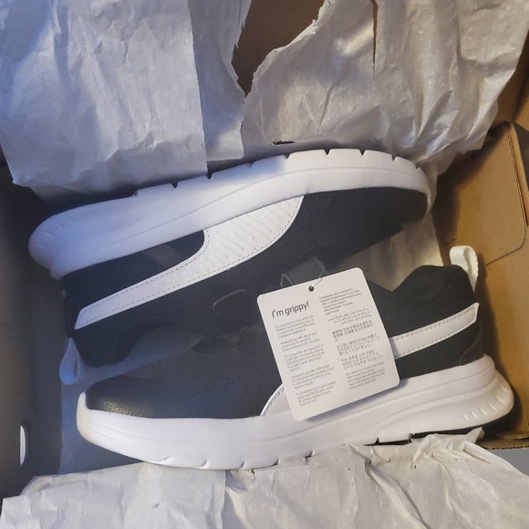 PUMA Kids' Evolve Mesh Sneaker SIZE 3 - Picture 9 of 9